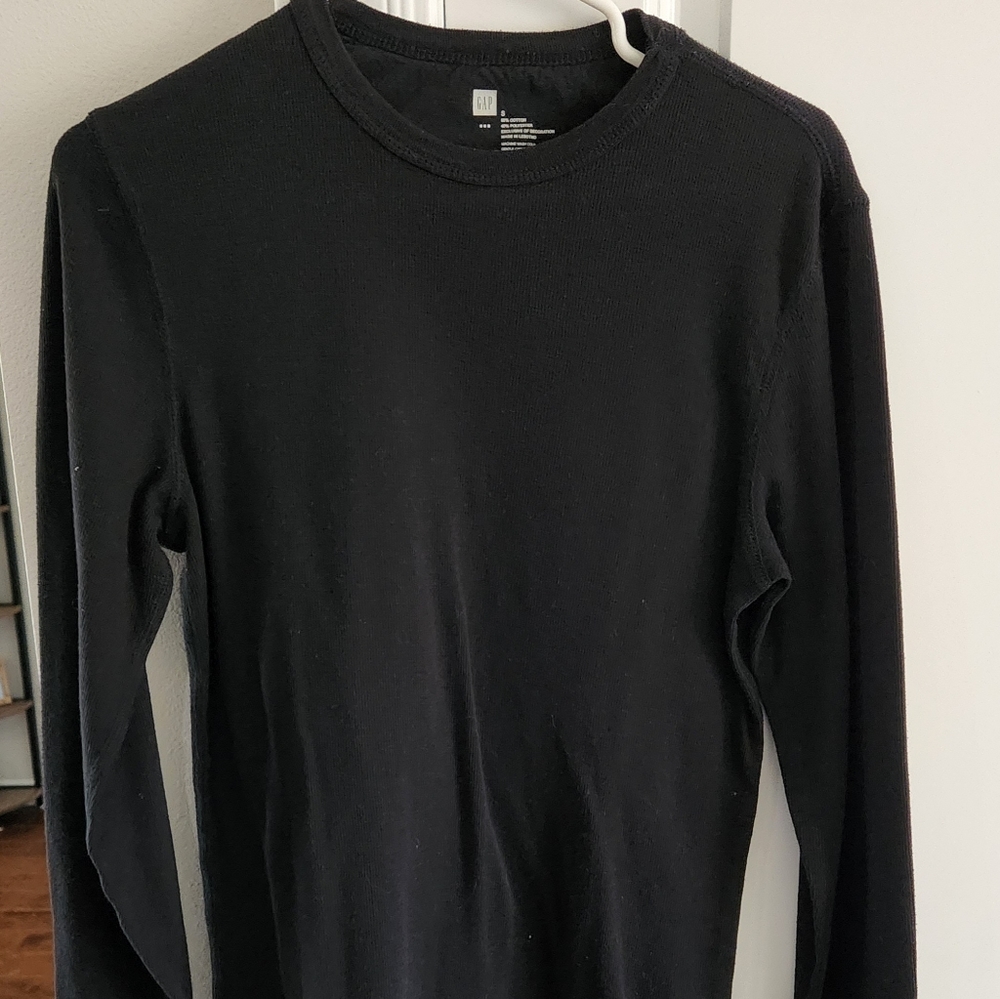 GAP black sweater. Size Small